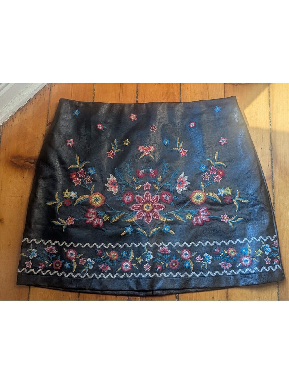 UMGEE FOLKLORIC BOHO WESTERN EMBROIDERED FAUX BLACK LEATHER SKIRT | SIZE XL